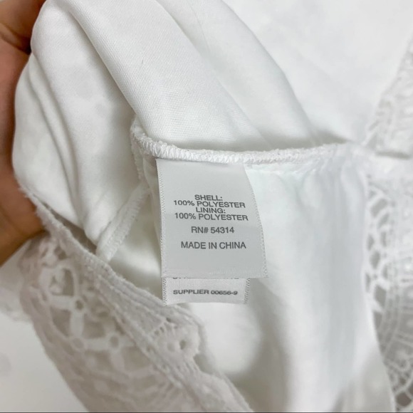 Bisou Bisou White Scallop Lace High Mock Neckline Sheath Mini Dress Size 2 - Picture 12 of 13